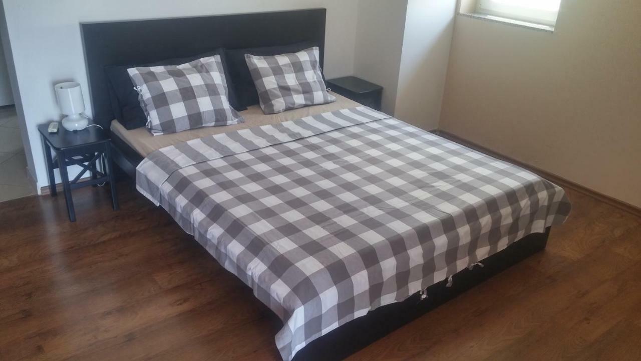 קוסטרנה Apartments Emma מראה חיצוני תמונה